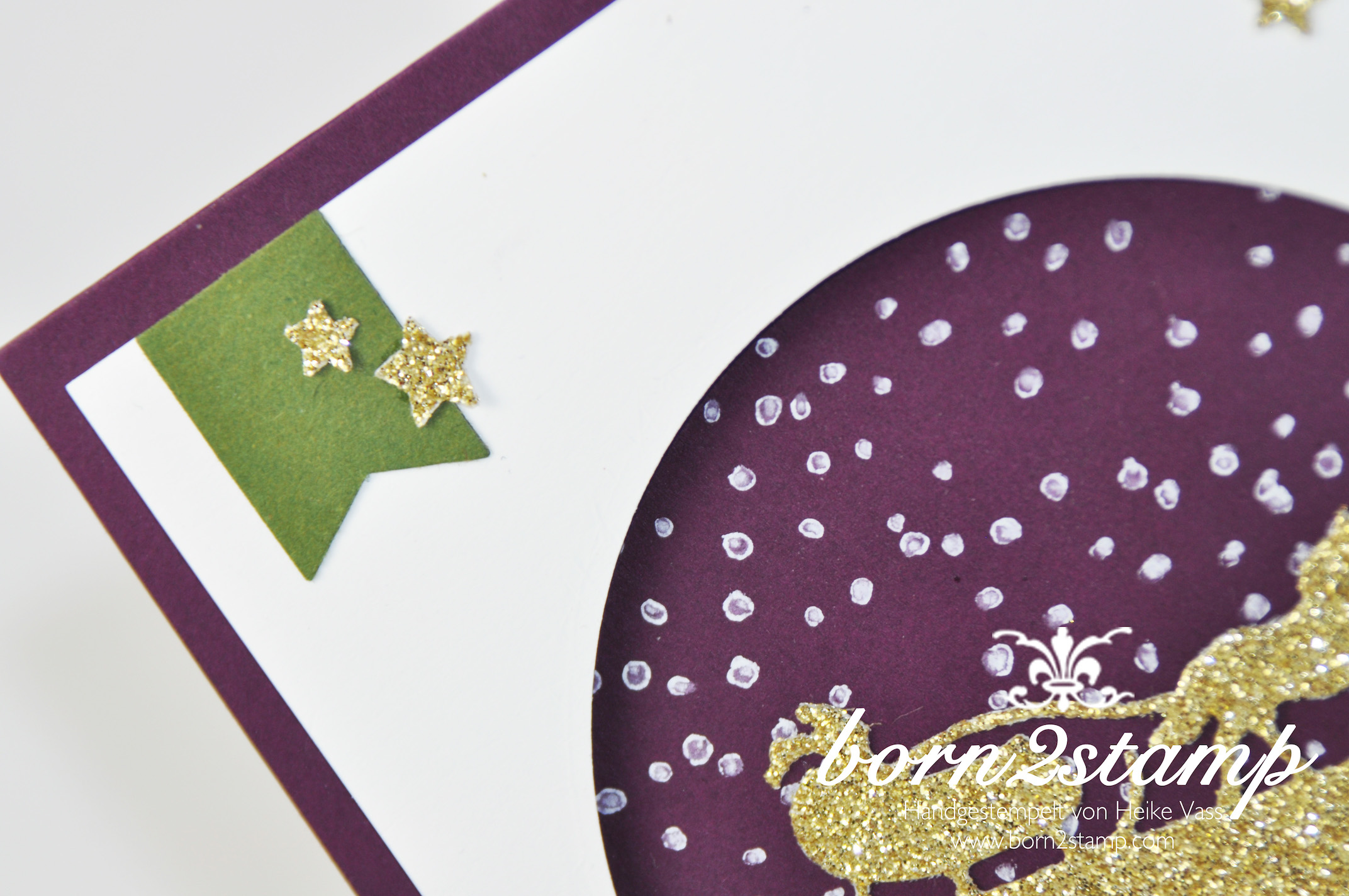 born2stamp STAMPIN‘ UP! Weihnachtskarte – Edgelits Schlittenfahrt – Glitzerpapier Gold – Sternenkonfetti